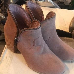 Chinese laundry size 9 brand new